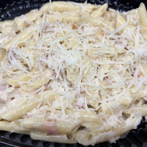 Macarrones con pollo y beicon